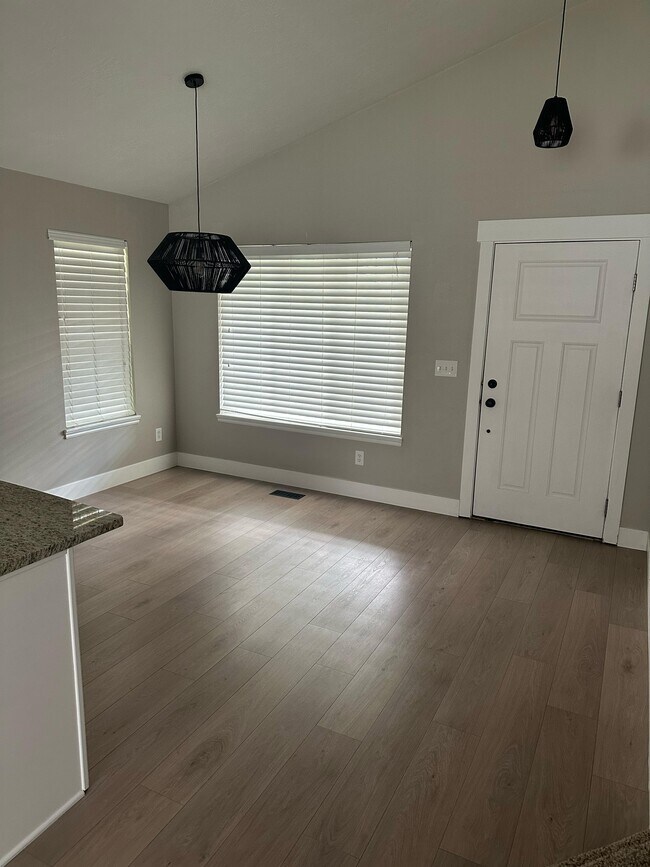 Building Photo - 5778 Ballerina Way