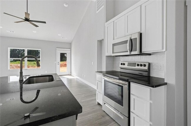 Building Photo - 657 Sun Meadows Loop