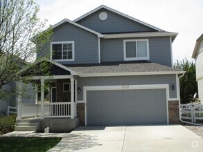 Building Photo - Beautiful 3 bedroom, 2.5 bath 2 story home...