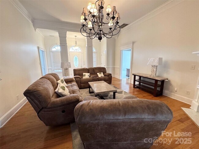 Building Photo - 5919 Newell Dr