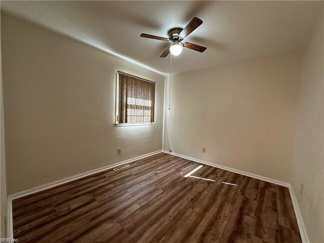 Building Photo - 3252 Club House Rd