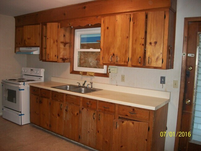 Building Photo - 2851 Wells Dr