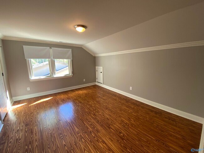 Building Photo - 3105 7th Ave SW