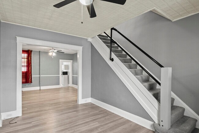 Building Photo - 1109 W 40th St