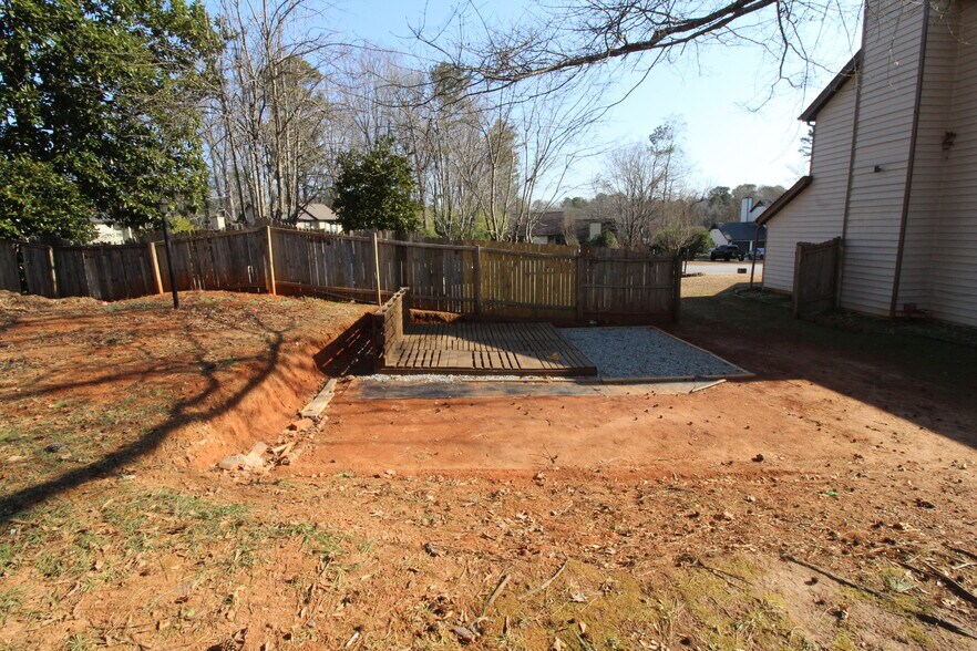 Building Photo - 530 Roys Ct