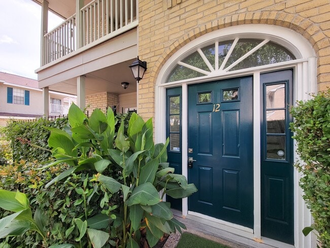 Building Photo - 2220 Bering Dr
