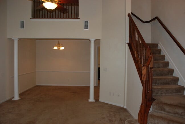 Building Photo - Well Maintained Townhome in Colonial Heritage in Williamsburg