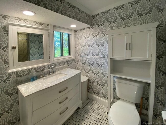 Building Photo - 311 Heritage Vlg