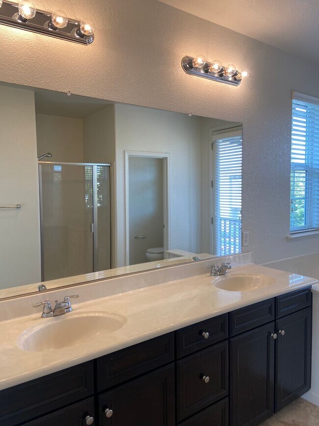 Building Photo - 4 Bedroom, 2.5 Bath - Located in Hideaway Treehouse Community