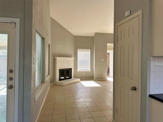 Building Photo - 18530 Meadows Way Dr