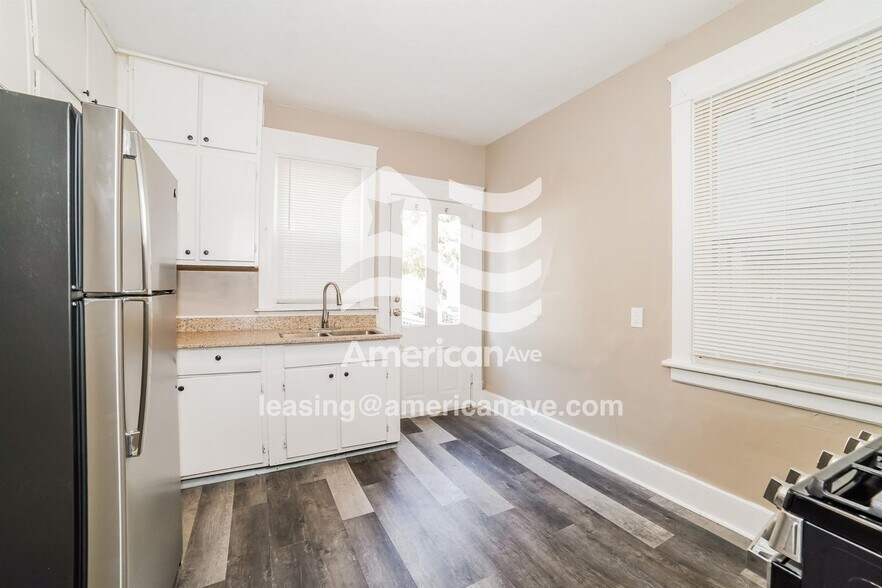 Building Photo - 741 25th St