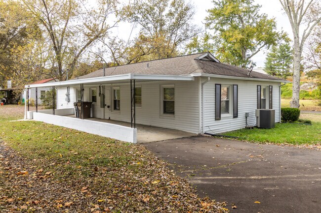 Building Photo - 6520 Jackie Ln