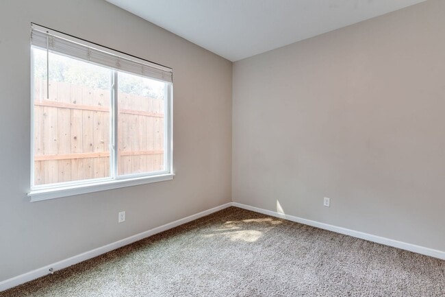 Building Photo - Beautiful Three Bedroom, Two Bathroom