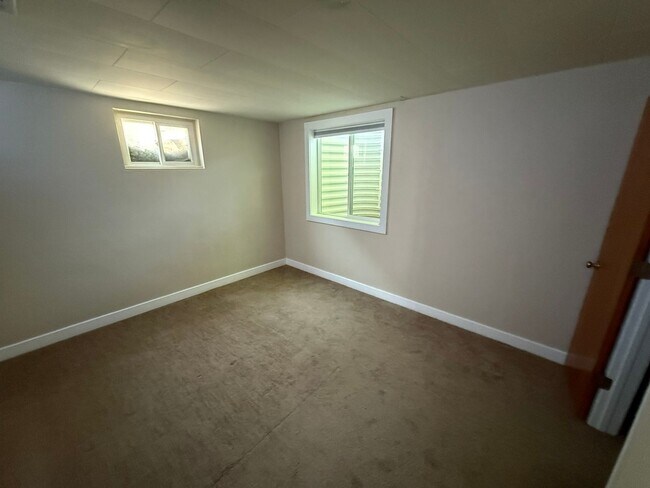 Building Photo - Coming Soon! 5 Bedrooms, 2 Bathrooms, and ...