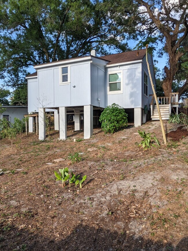 Building Photo - 8410 N 11th St
