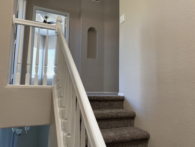 Building Photo - Must See 2/2.5 Condo in Pointe South Mount...