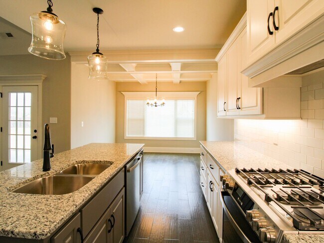 Building Photo - Beautiful two story home at Whispering Pines!