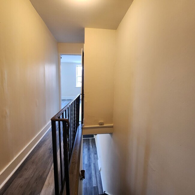 Building Photo - 2450 N Fairhill St