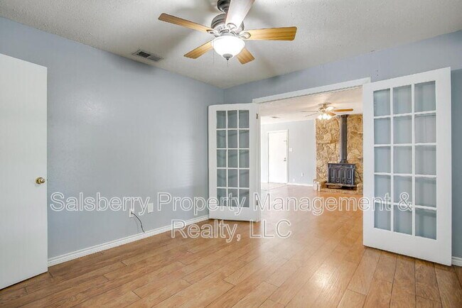 Building Photo - 1113 Gifford Dr