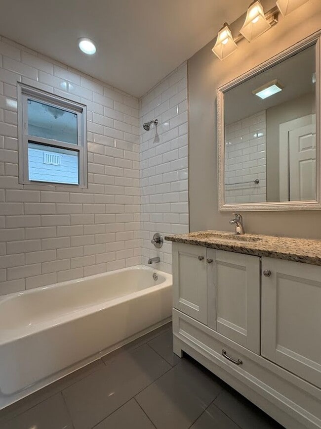 Building Photo - 3 Bed 1 bath in Atlanta!