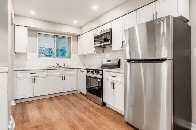 Building Photo - 2652 Landsburn Dr