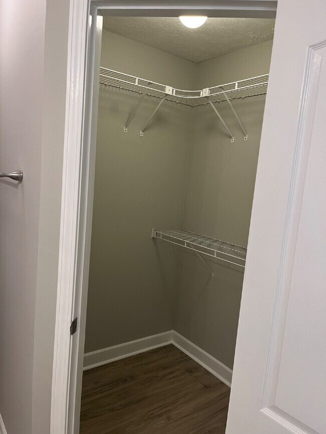 Building Photo - 3241 Hardwood Dr