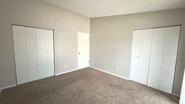 Building Photo - 2340 Split Rock Dr