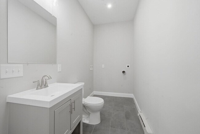 Building Photo - 1 Clough St