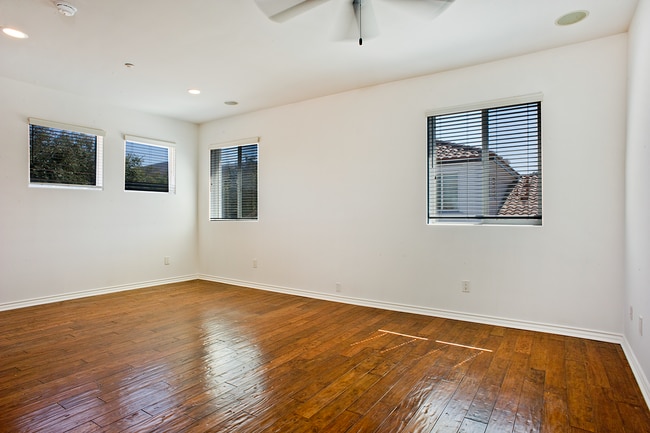 Building Photo - 2339 Chiquita Ln