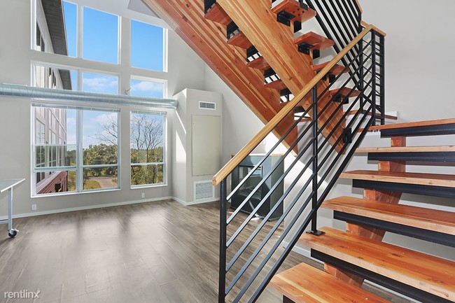 Building Photo - 249 Union Blvd