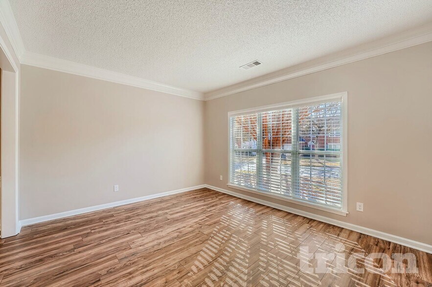 Building Photo - 5910 Haterleigh Dr