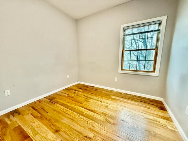 Building Photo - 91 W 20th St