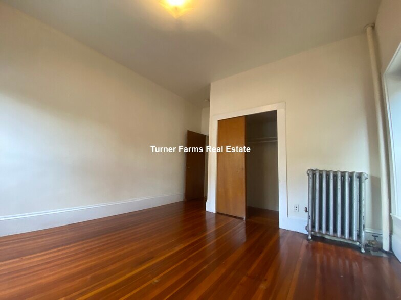 Building Photo - 1386A Beacon St