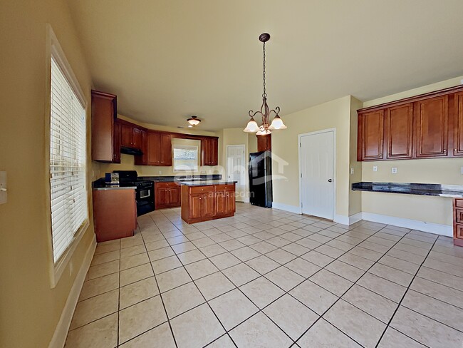 Building Photo - 3100 Camellia Trail