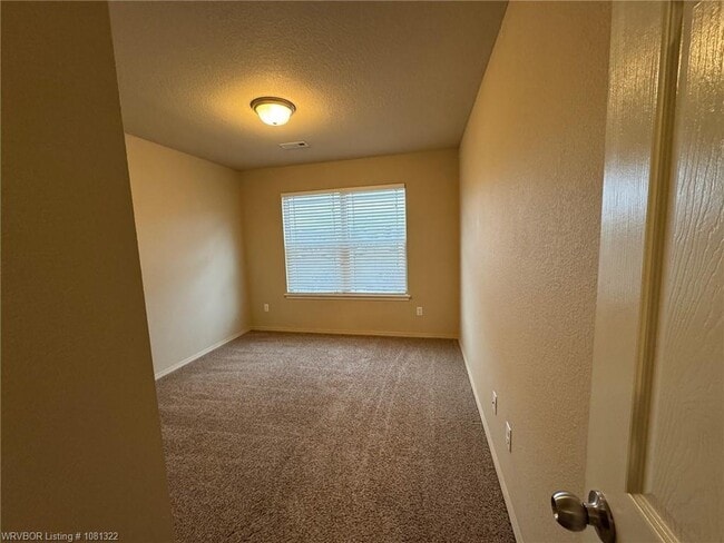 Building Photo - 204 Legacy Dr