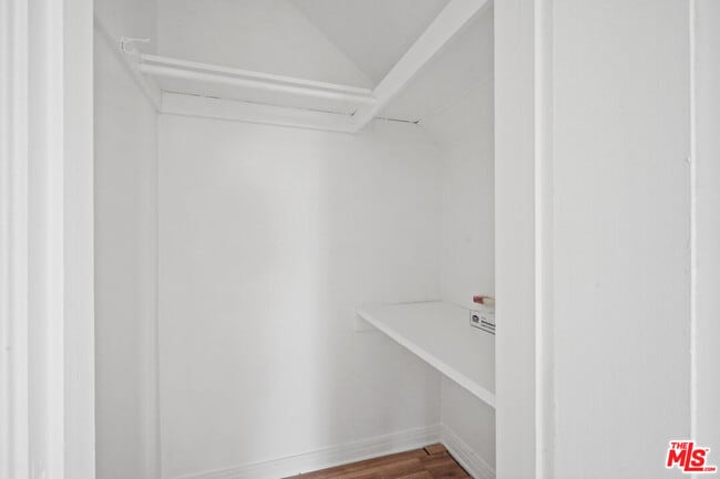 Building Photo - 1091 S Mansfield Ave