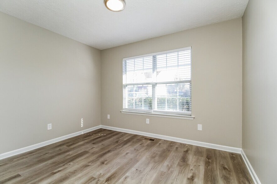 Building Photo - 648 Ransom Village Way