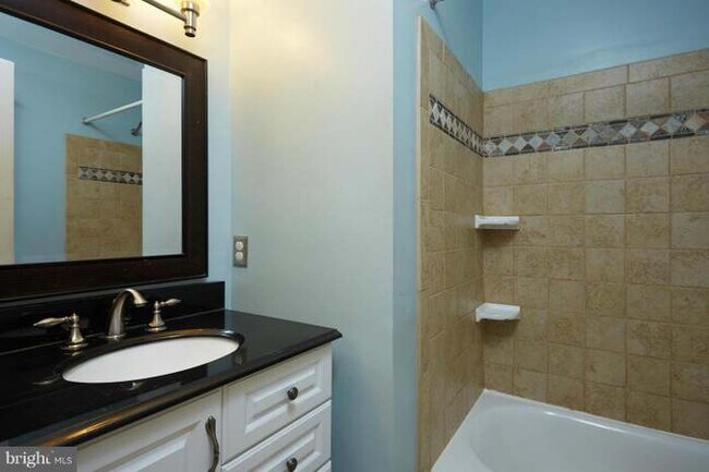 Building Photo - 6157 Green Hollow Ct