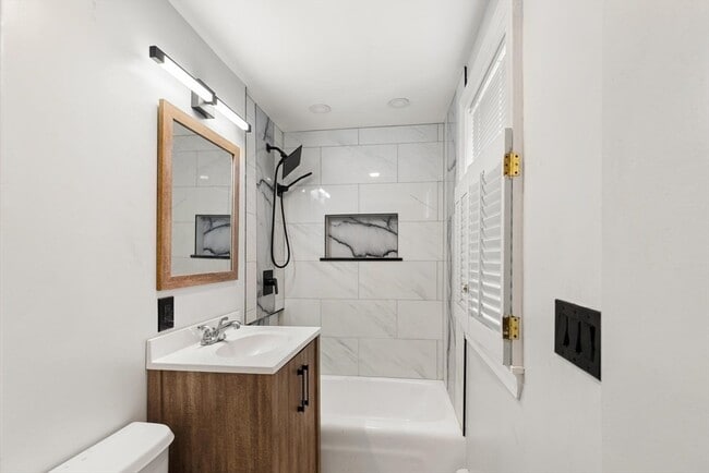 Building Photo - 59 Woodville St