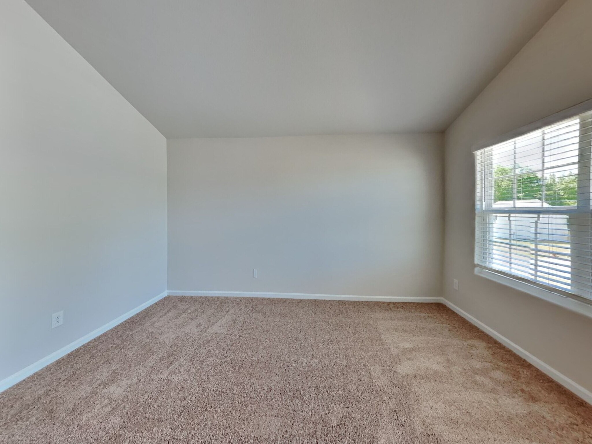 Building Photo - 279 Royal Mdw Dr