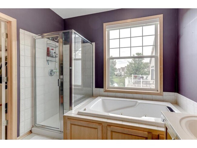 Building Photo - 2074 Clover Ct