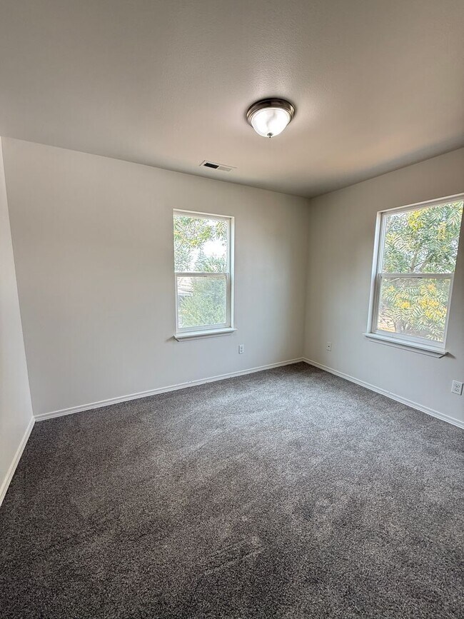 Building Photo - 1404 Swift Blvd