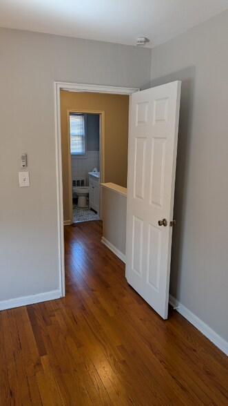 Building Photo - 409 Wakefield Dr