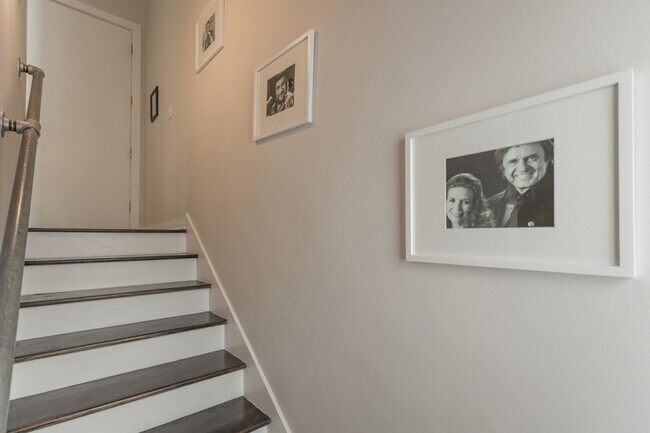 Building Photo - 1064B 2nd Ave S