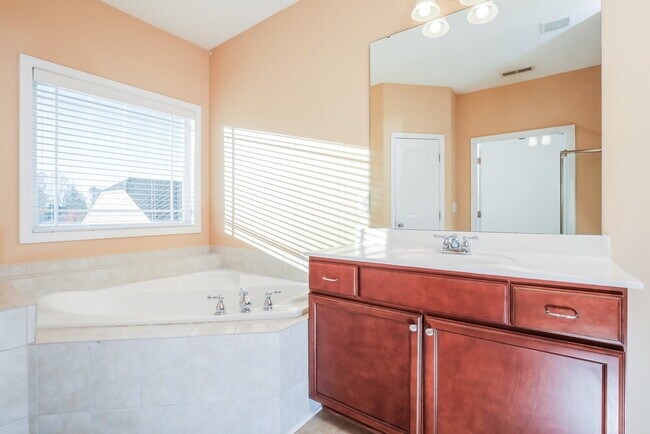 Building Photo - 3431 Vireo Ct