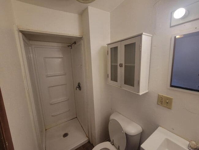 Building Photo - 425 S 6th St