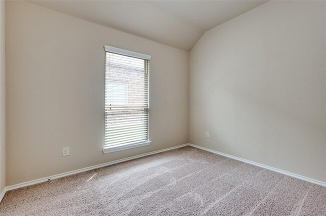 Building Photo - 1028 Lake Woodland Dr