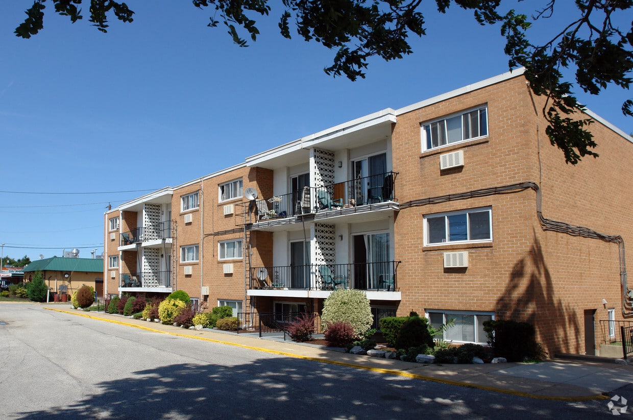 Greenway Village Apartments West Berlin Nj Apartment Finder Greenway Village Apartments West Berlin Nj Apartment Finder