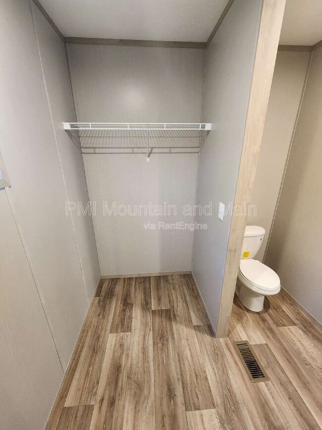 Building Photo - 102 Indian Camp Branch Rd