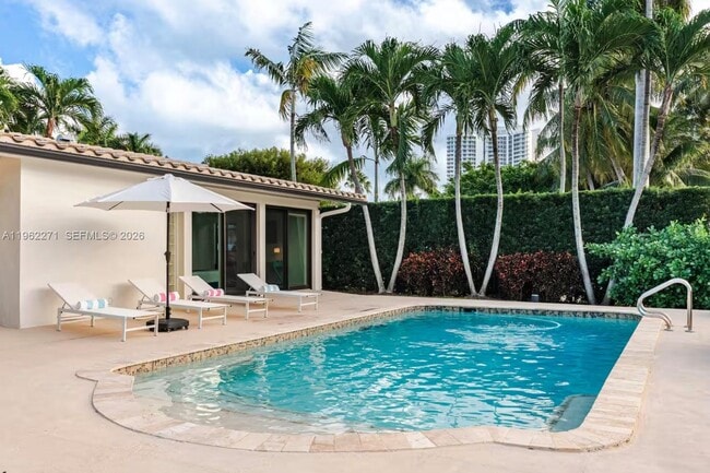 Building Photo - 636 Hibiscus Dr